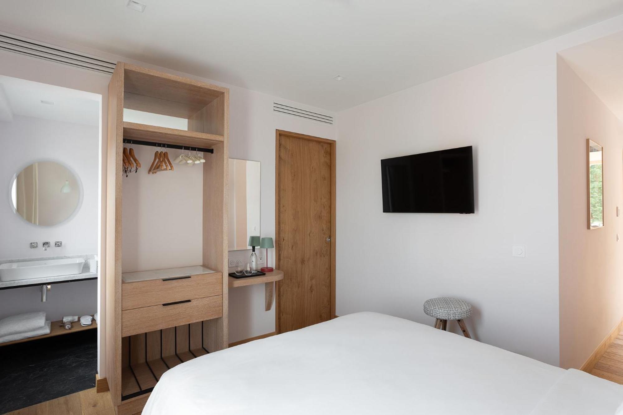 Auberge La Coste Le Puy-Sainte-Réparade Zimmer foto
